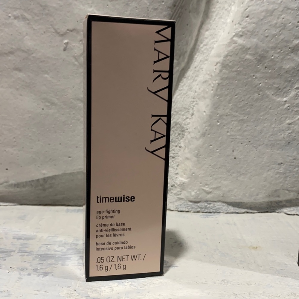 NIB MK age fighting lip primer